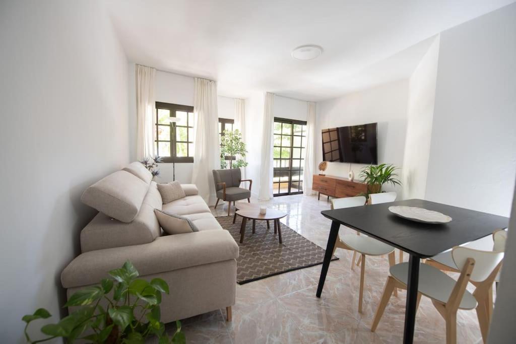 Comfortable Centric Apartment Steps From The Beach Gran Tarajal Buitenkant foto